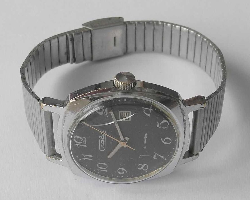 Zegarek SLAVA 21 kamieni z czarną tarczą