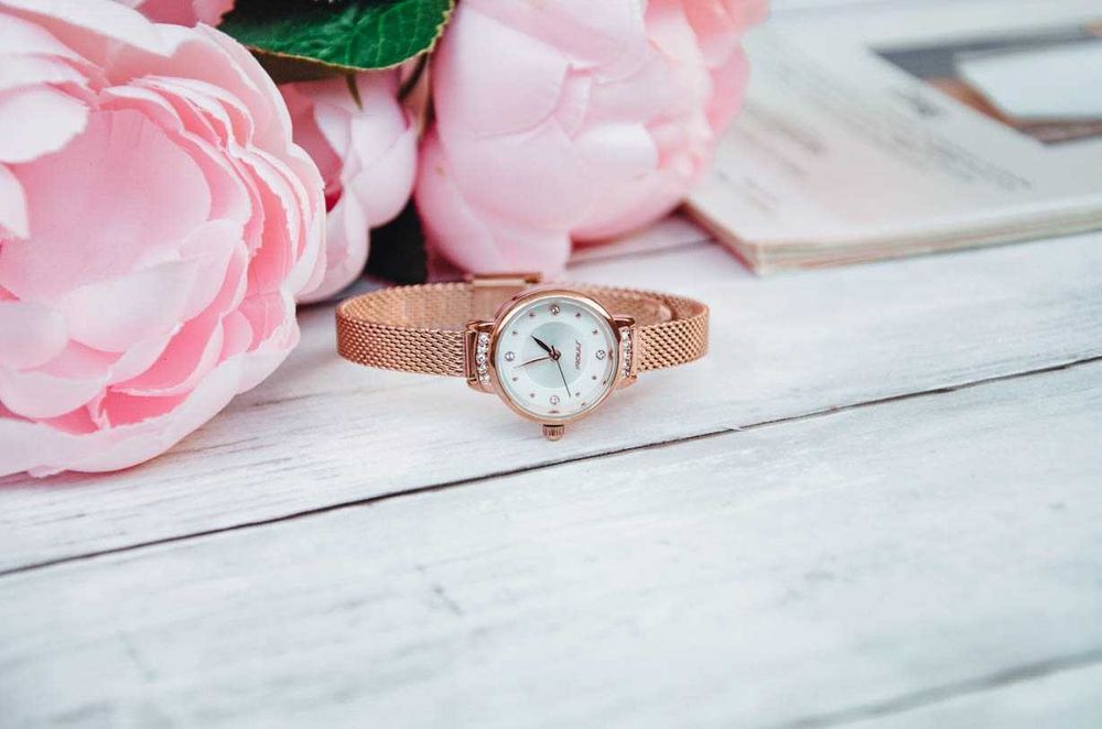 Ніжний годинник у кольорі рожевого золота, тонкий браслет