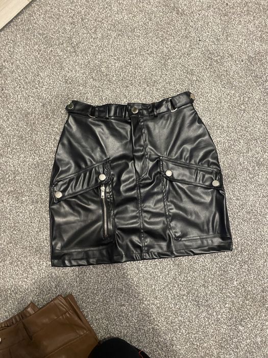 Spodniczka czarna skórka wzrór ramoneski s mini wygodna seksowna