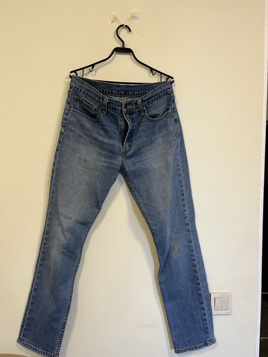 Джинси Levi’s.
