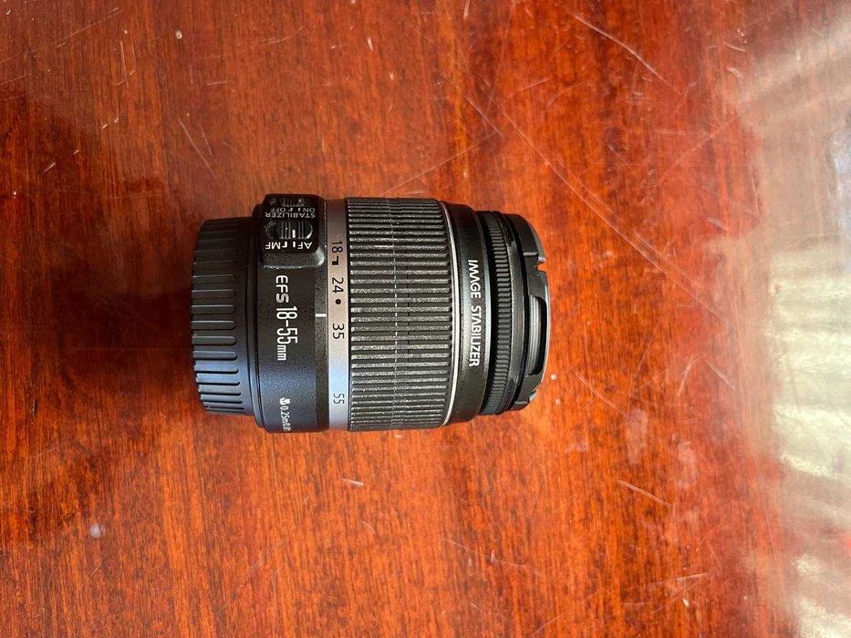 Об'єктив Canon EF-S 18-55mm