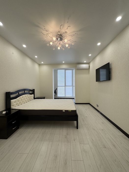 Квартира з ремонтом на центральній  Митниці