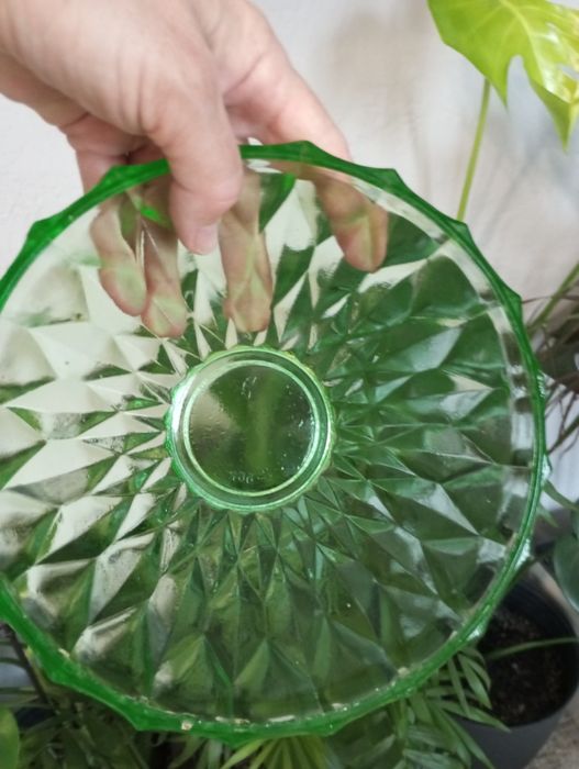 Салатниці з кольорового скла. Часів радянського союзу.