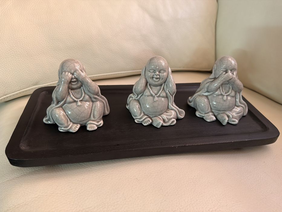 Uśmiechnięty Budda  Hotei nie widzę nie slyszę nie mówię