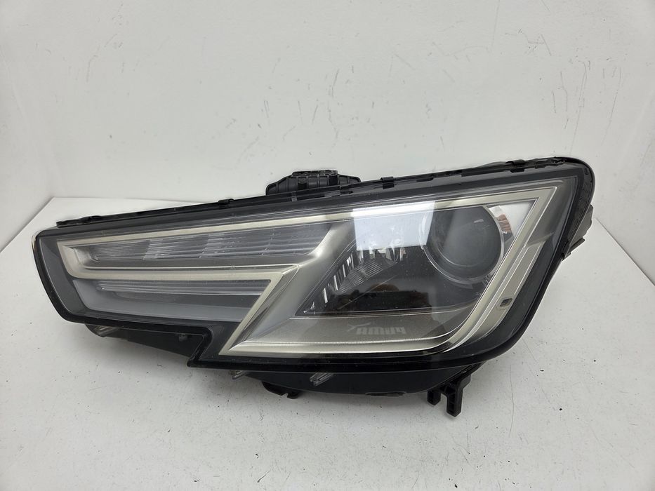 Фара ліва Audi A4 B9 2017-2019 Xenon USA