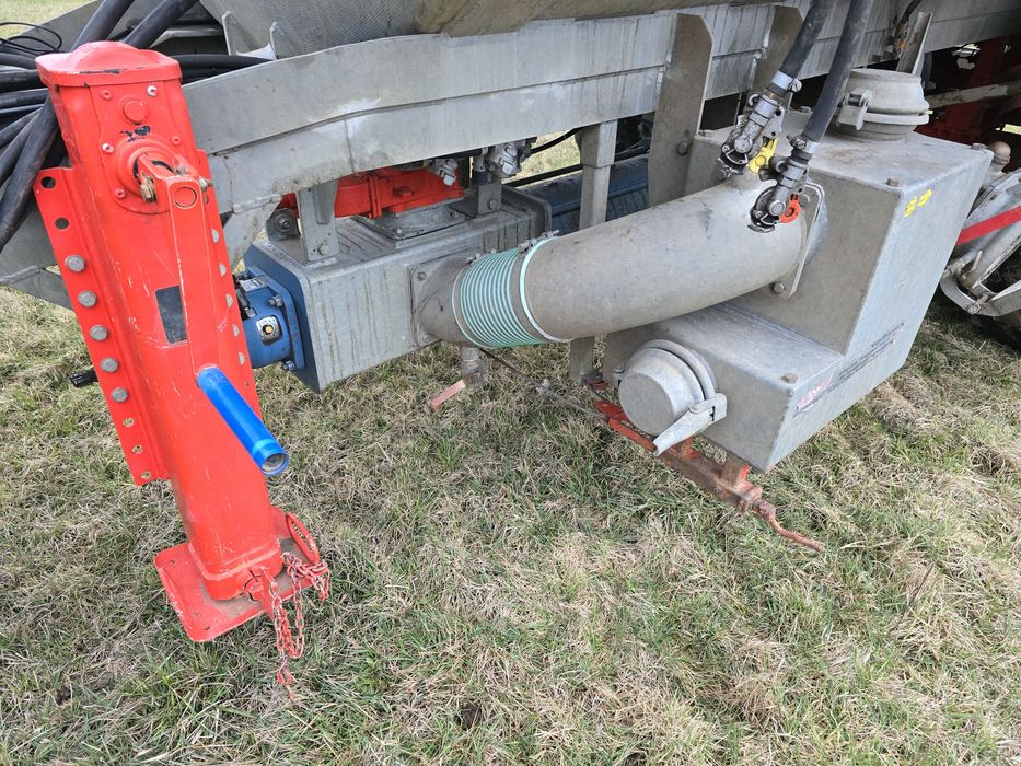 Woz asenizacyjny beczkowoz BriRi 20000l Aplikator