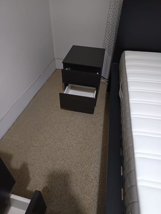 Cama IKEA Malm individual, mesa de cabeceira e cómoda da mesma linha, tudo em óptimo estado e pouco uso