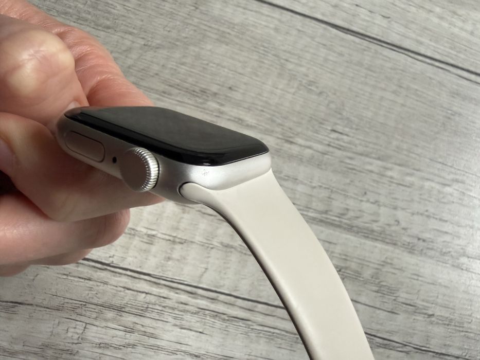 Apple Watch SE (2022) GPS 40mm Starlight