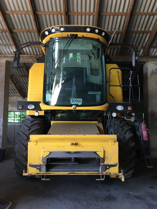 Комбайн New Holland ТС 5.90 2015