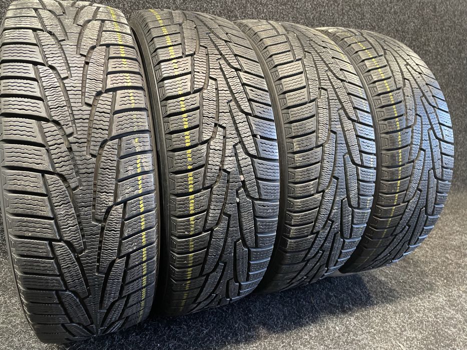 Kumho 215/60R17 I Zen KW31