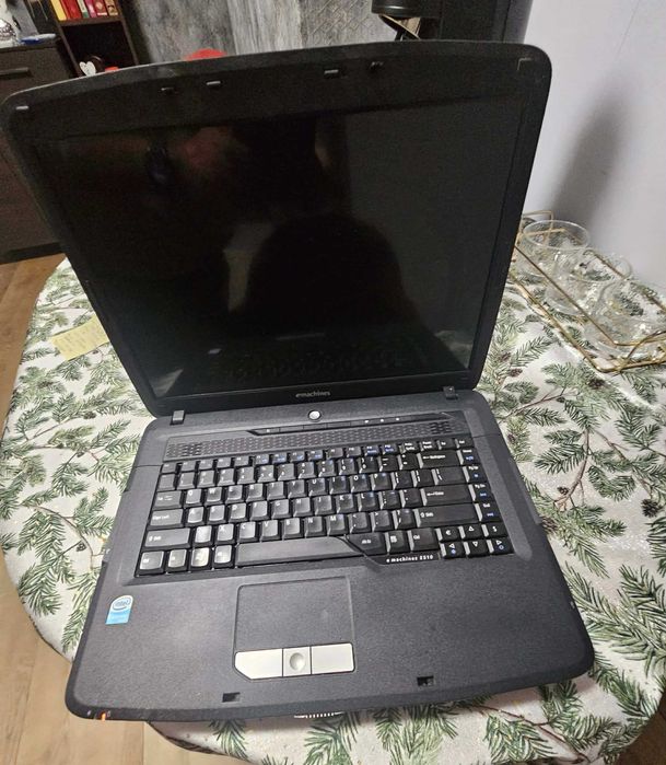 Laptop Acer Emachines E510