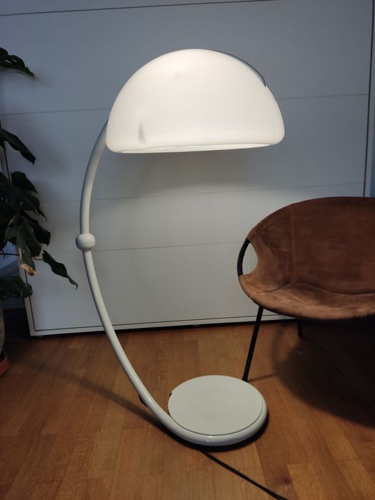 Włoska lampa podłogowa Serpente model2131 proj Elio Martinelli lata 60te vintage