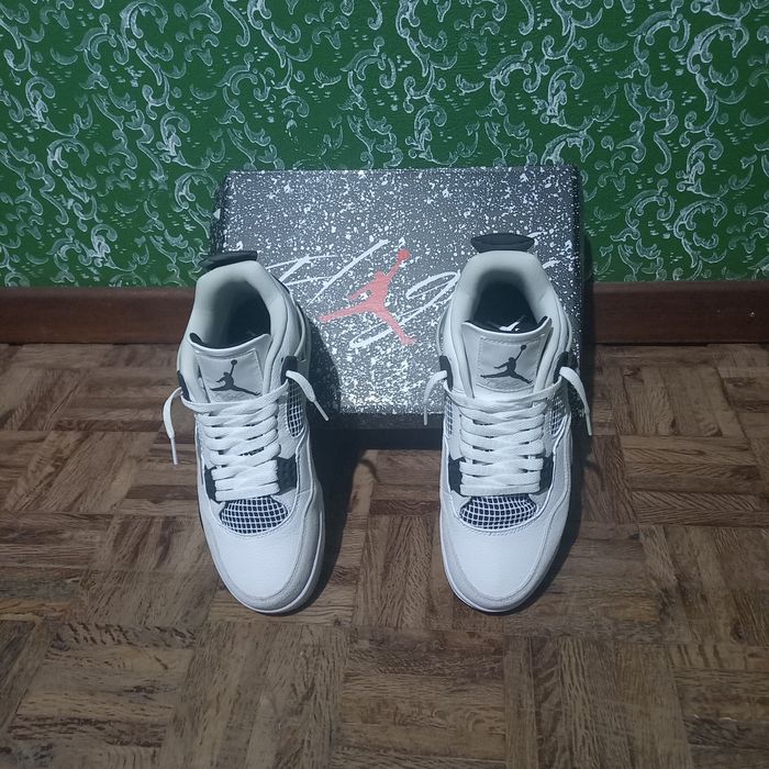 Air Jordan 4 Military Black