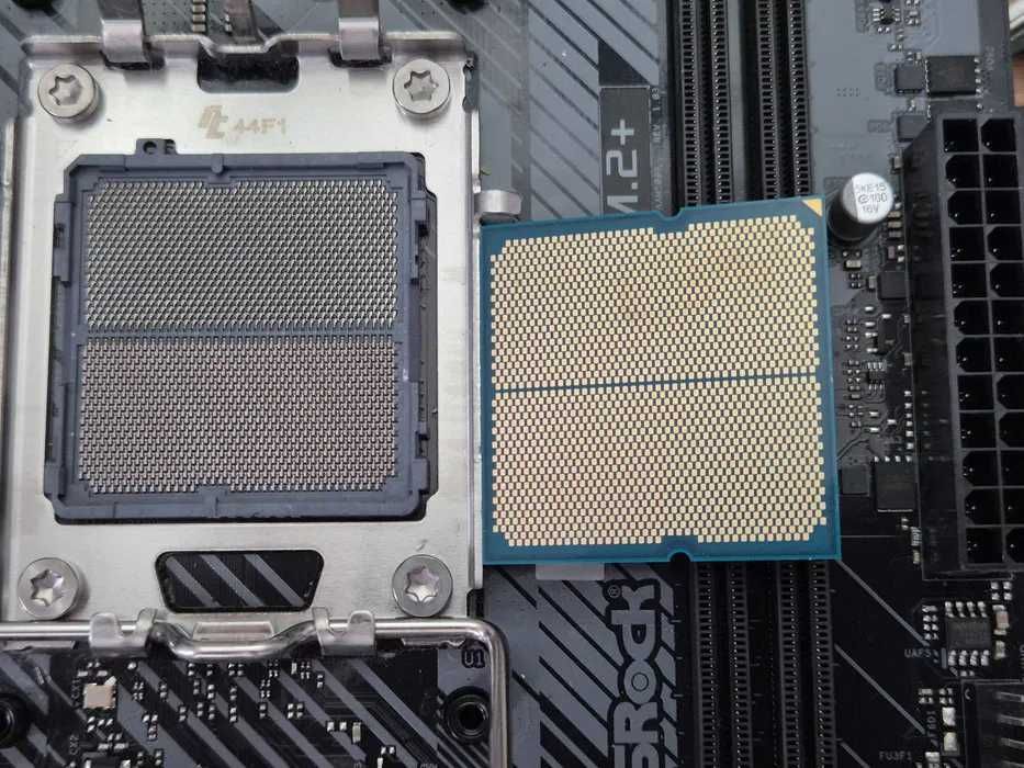 Комлект AMD Ryzen 5 8400F плата Asus PRIME A620M-K (sAM5, AMD A620)