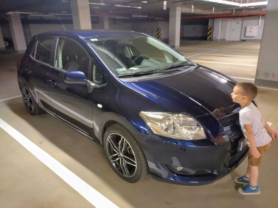 Sprzedam Toyota AURIS E15 124KM LPG PPF piękny nowe lampy długie OC