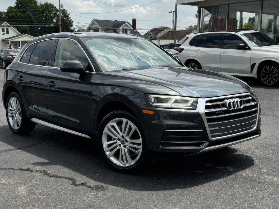 Audi Q5      2020