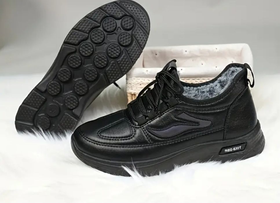 Жіночі кросівки зимні