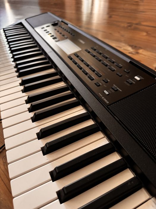 Yamaha PSR-E383 – stan idealny, jak nowy