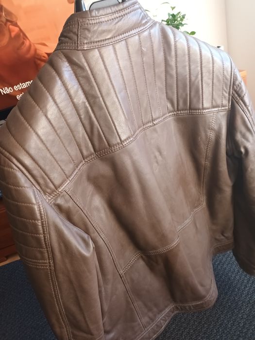 Casaco homem castanho de pele (ArMA)