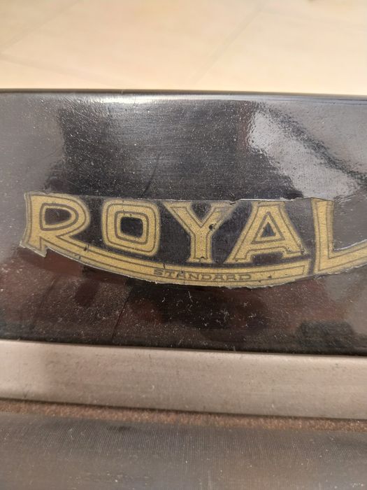 Máquina de Escrever Antiga Royal Model 10 (Anos 20) - Visores de Vidro
