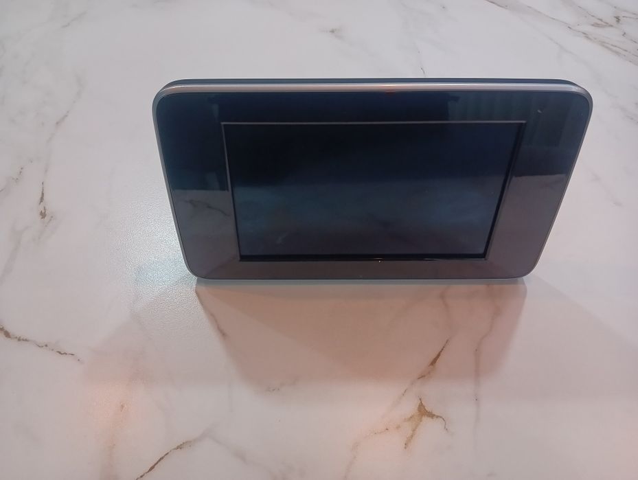 Vendo Ecrã Mercedez.