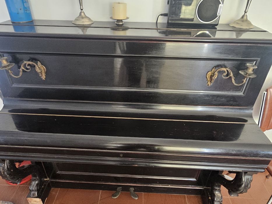 Piano antigo coleccao