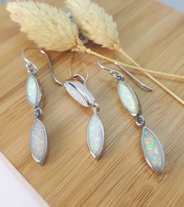 Komplet Kolczyki i zawieszka srebro opal syntetyczny biały
