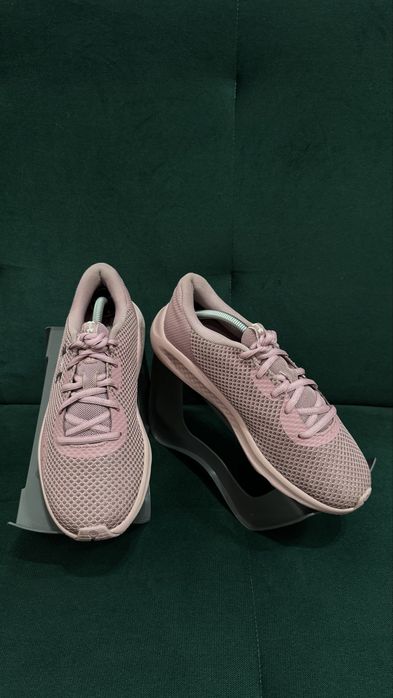 buty damskie firmy Under Armour