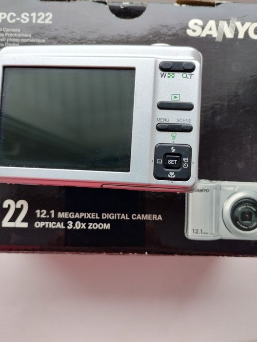 Цифровой фотоаппарат Sanyo 12.1 MPI рабочий