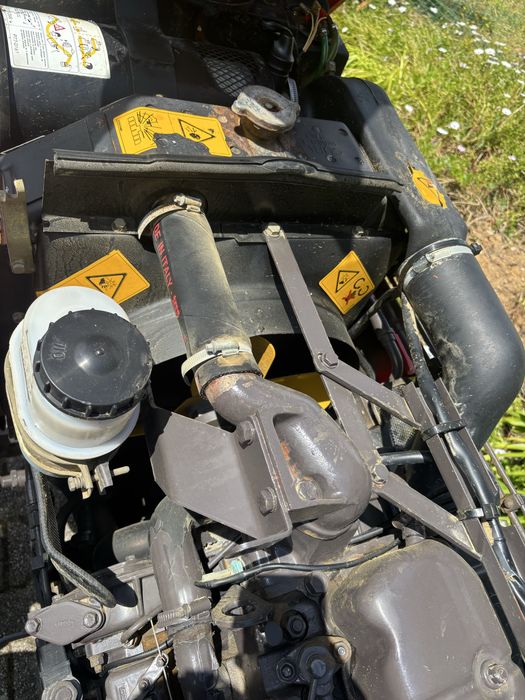 Trator Massey Ferguson 354V c/ inversor