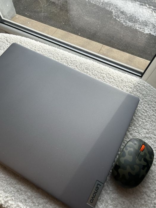 Laptop Notebook  lenovo ips3 16IAH8