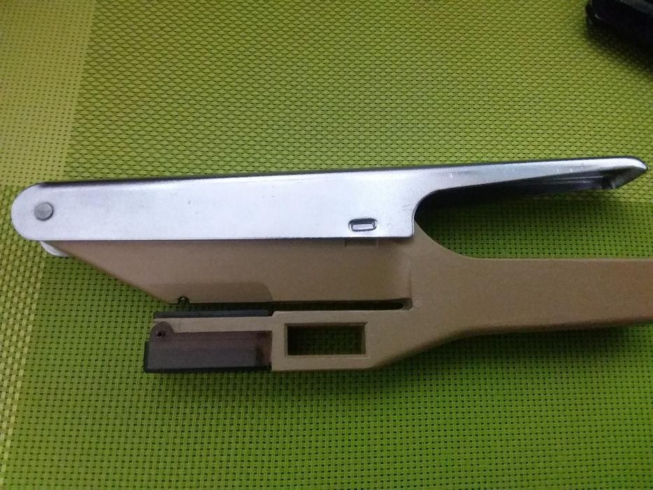 Перфоратор для в'язальної машини