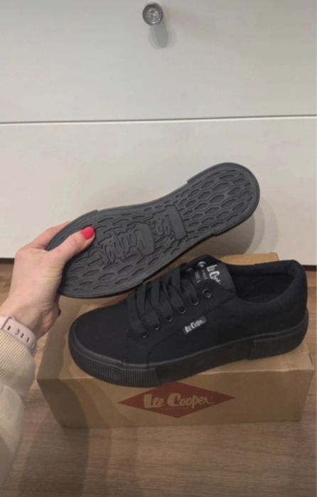 Czarne trampki damskie Lee Cooper roz. 39