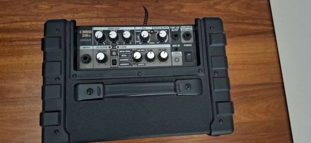 Amplificador Roland CUBE-20X