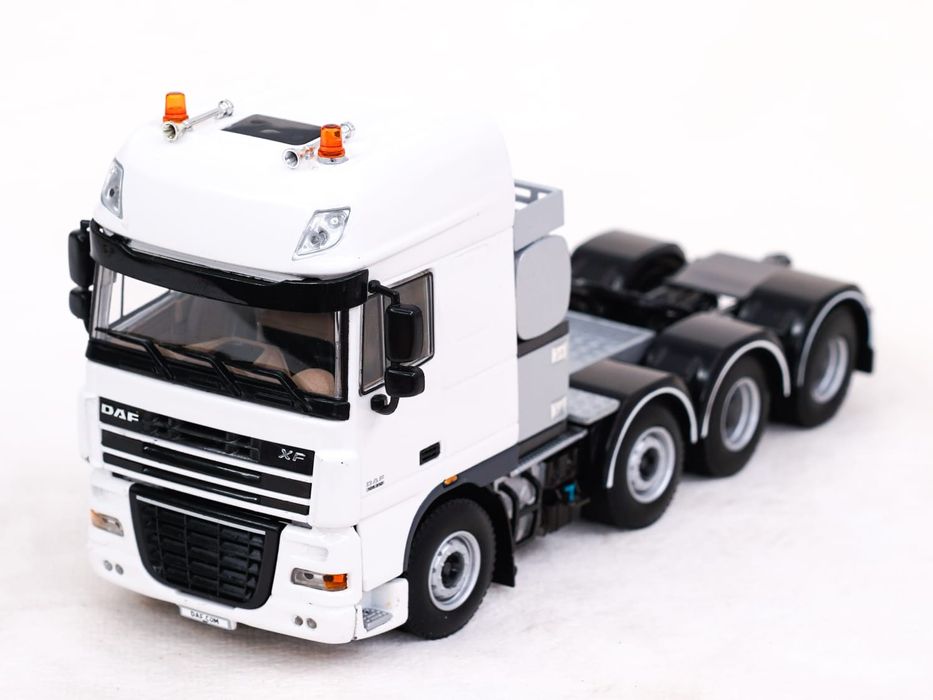 DAF XF 105  Super Space Cab 8x4 wsi 1:50 tekno imc nzg