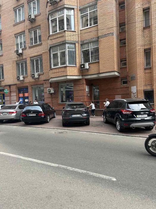 Продаж нежитлового приміщення 141 м2  Павлівська,17