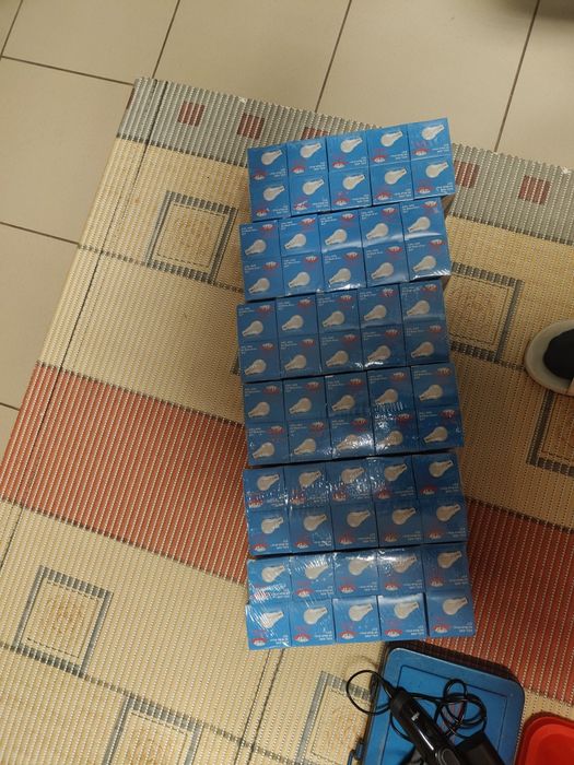 60 sztuk żarówek 60 W e17 gwint nowe