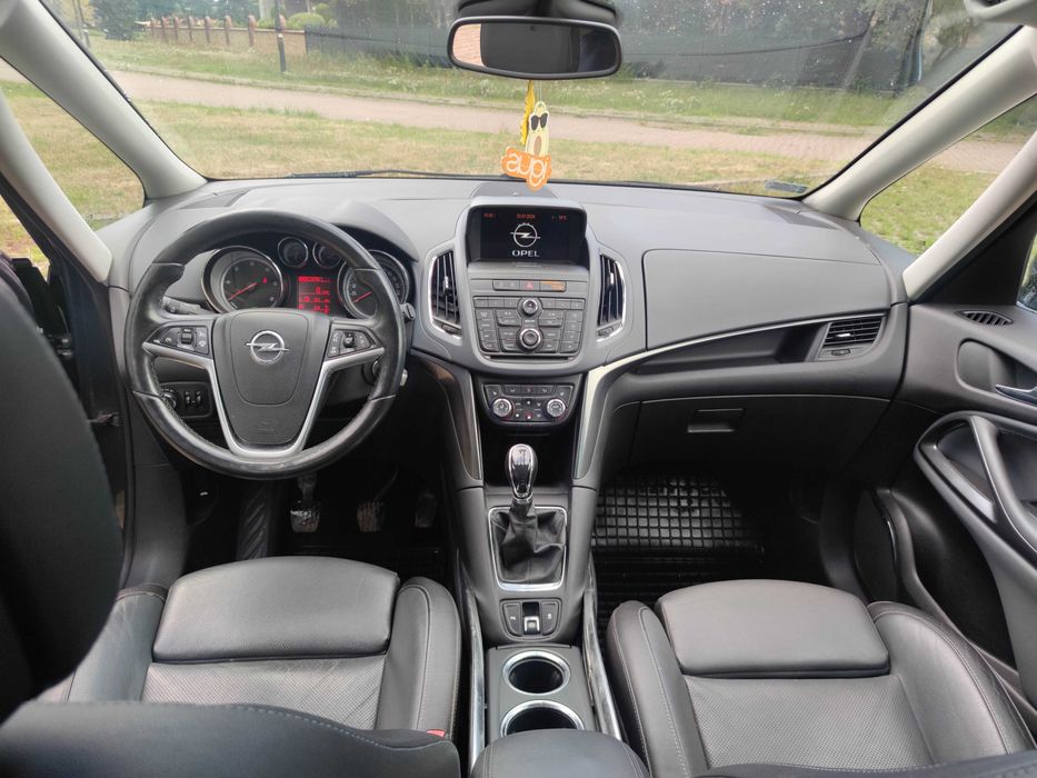 Opel Zafira Tourer 2012