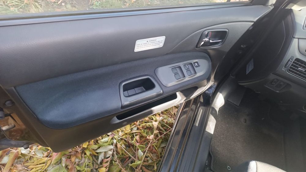 Mitsubishi Lancer 1.6 benzyna
