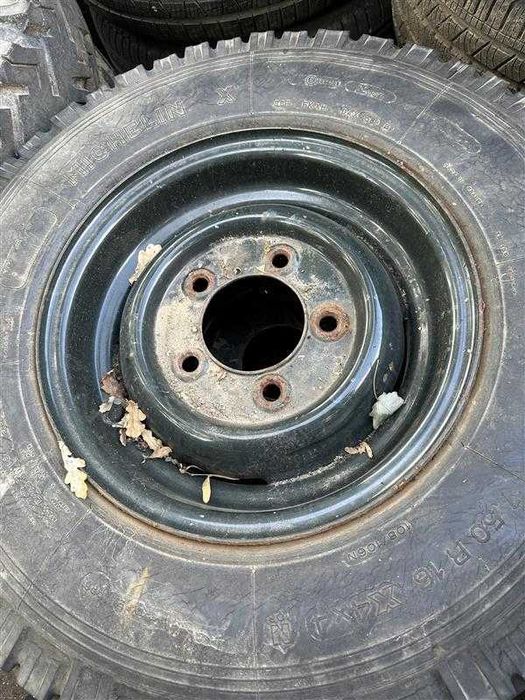 Land Rover jantes ferro e Pneus 235x85x16 - 25% Desconto