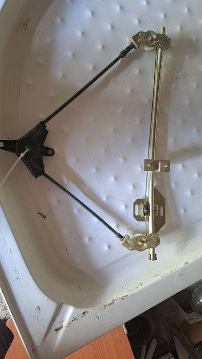 Стеклопідйомник на ваз 2110