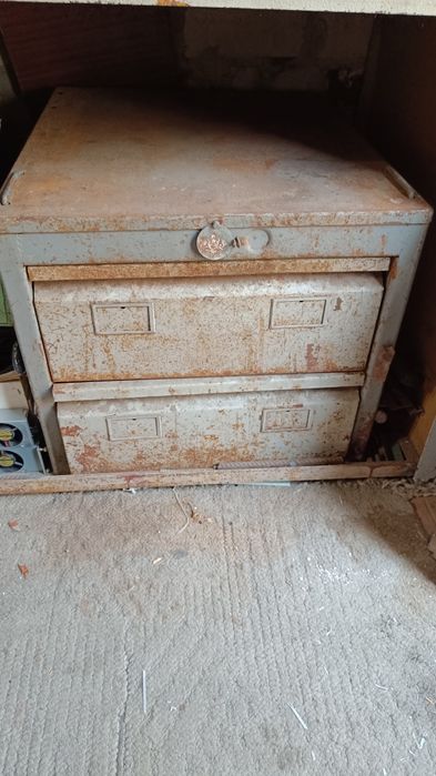 Ящик металлический выдвижной