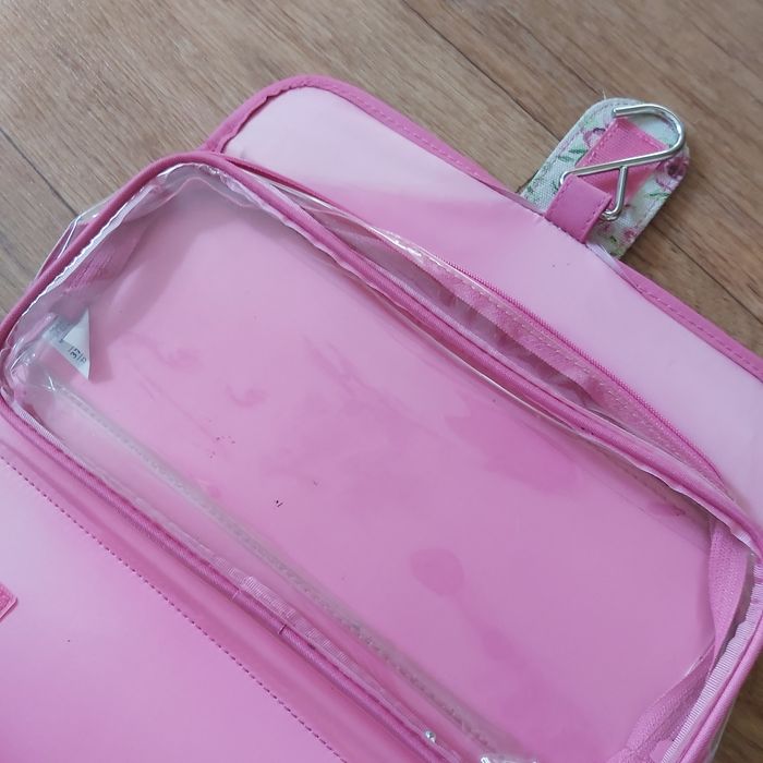 Сумка для косметики для подорожей