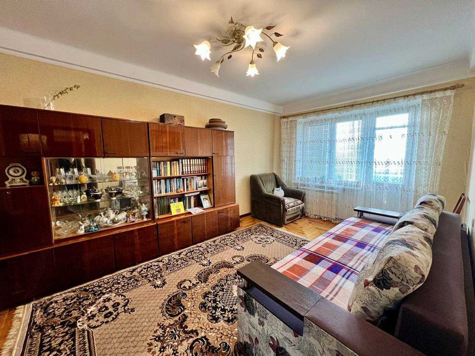 Продам 3х комнатную квартиру район "Александровского рынка"