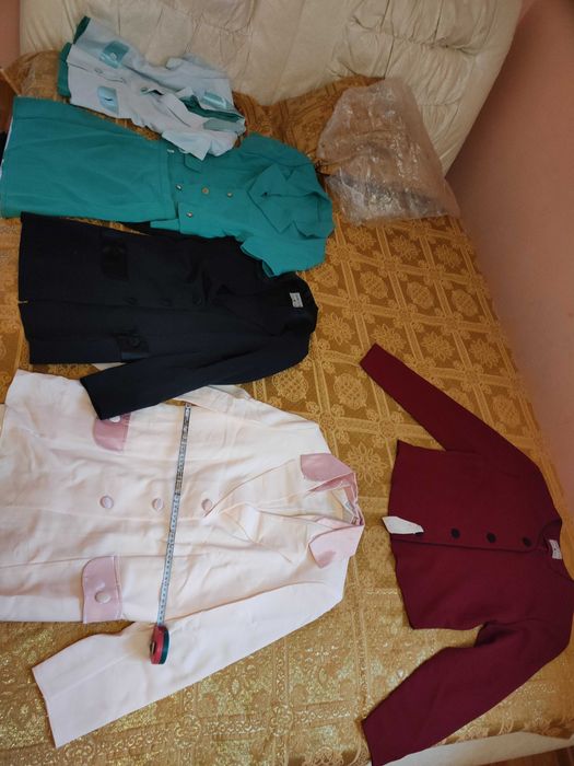 Продам женские пиджаки