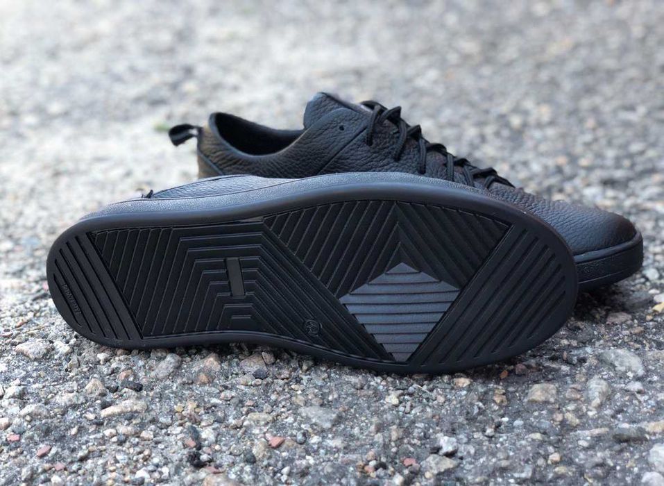 Стильні та зручні туфлі ECCO