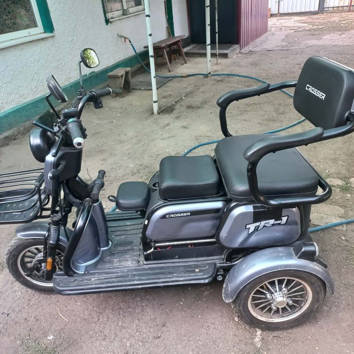 Продам електро скутер стан новий практично не був у використані CROSSER TR-1