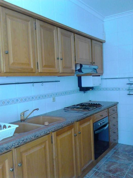 Quarto com casa de banho privativa para rapariga estudante – Marques de Pombal