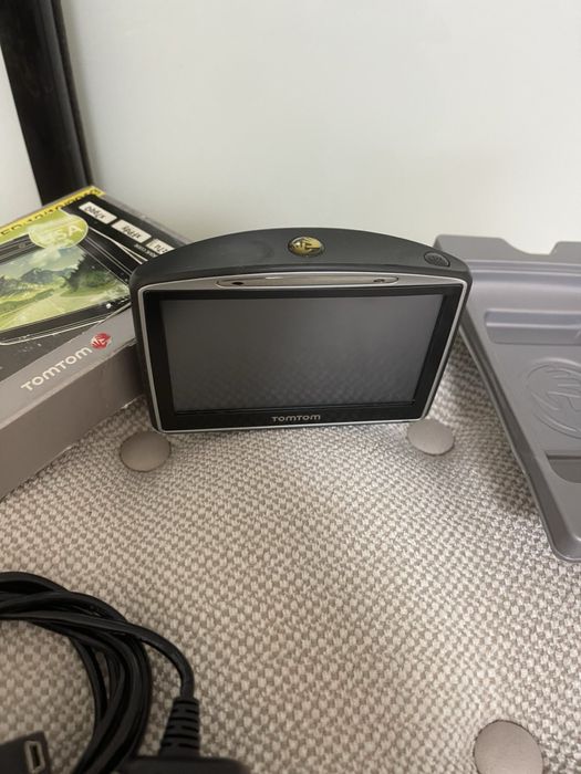 Продам навігатор томтом.