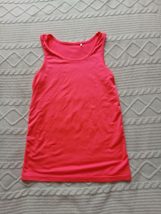 Basicowy tshirt w rozmiarze XS